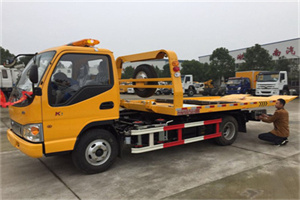 唐河哪里有拖车服务