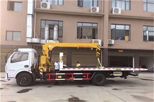 唐河附近汽车轮胎更换