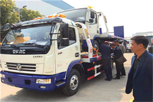 唐河汽车道路救援拖车价格